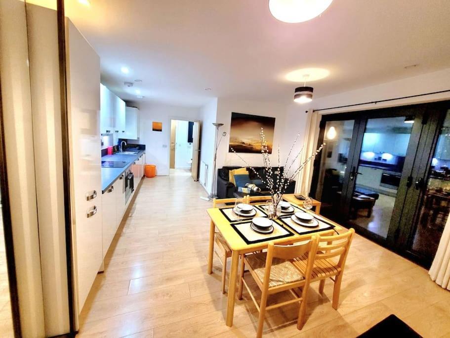לונדון Battersea Power Station Suite מראה חיצוני תמונה