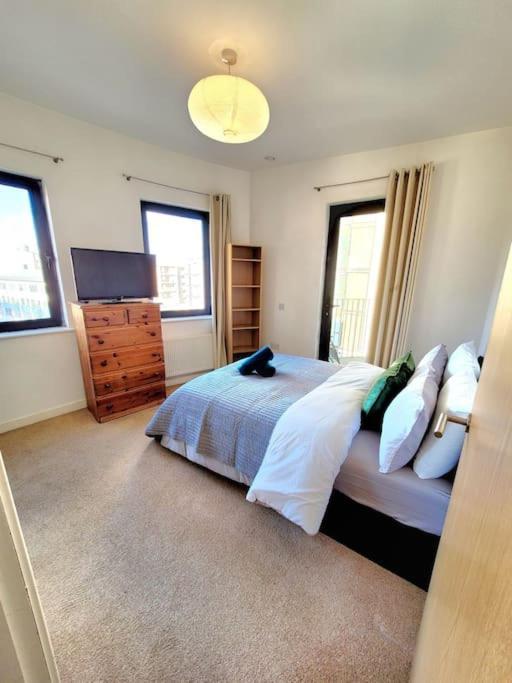 לונדון Battersea Power Station Suite מראה חיצוני תמונה