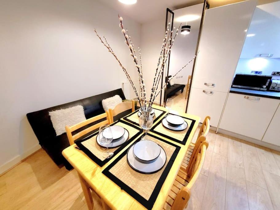 לונדון Battersea Power Station Suite מראה חיצוני תמונה