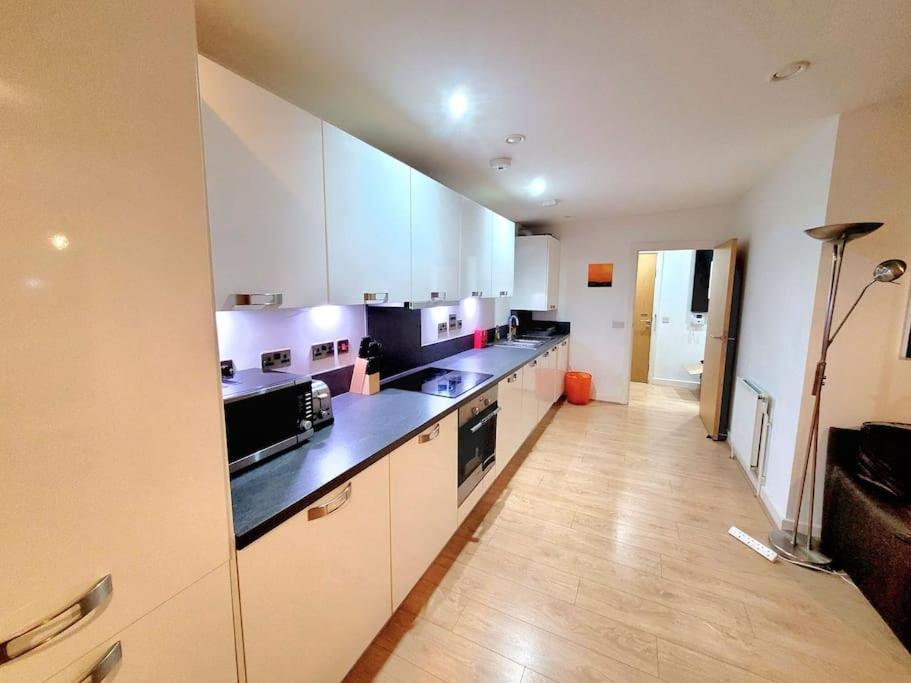 לונדון Battersea Power Station Suite מראה חיצוני תמונה
